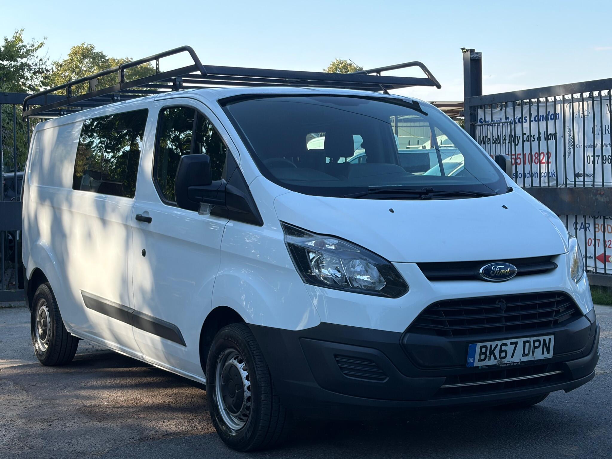 Ford Transit Custom 2.0 300 EcoBlue Crew Van Double Cab 5dr Diesel Manual L2 H1 Euro 6 (6 Seat) (105 ps)